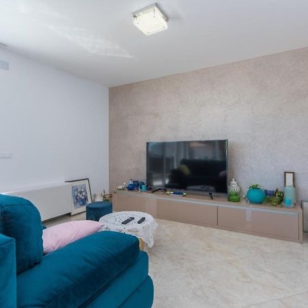 Modern Apartments With Shared Pool Near The Sea Πούλα Εξωτερικό φωτογραφία