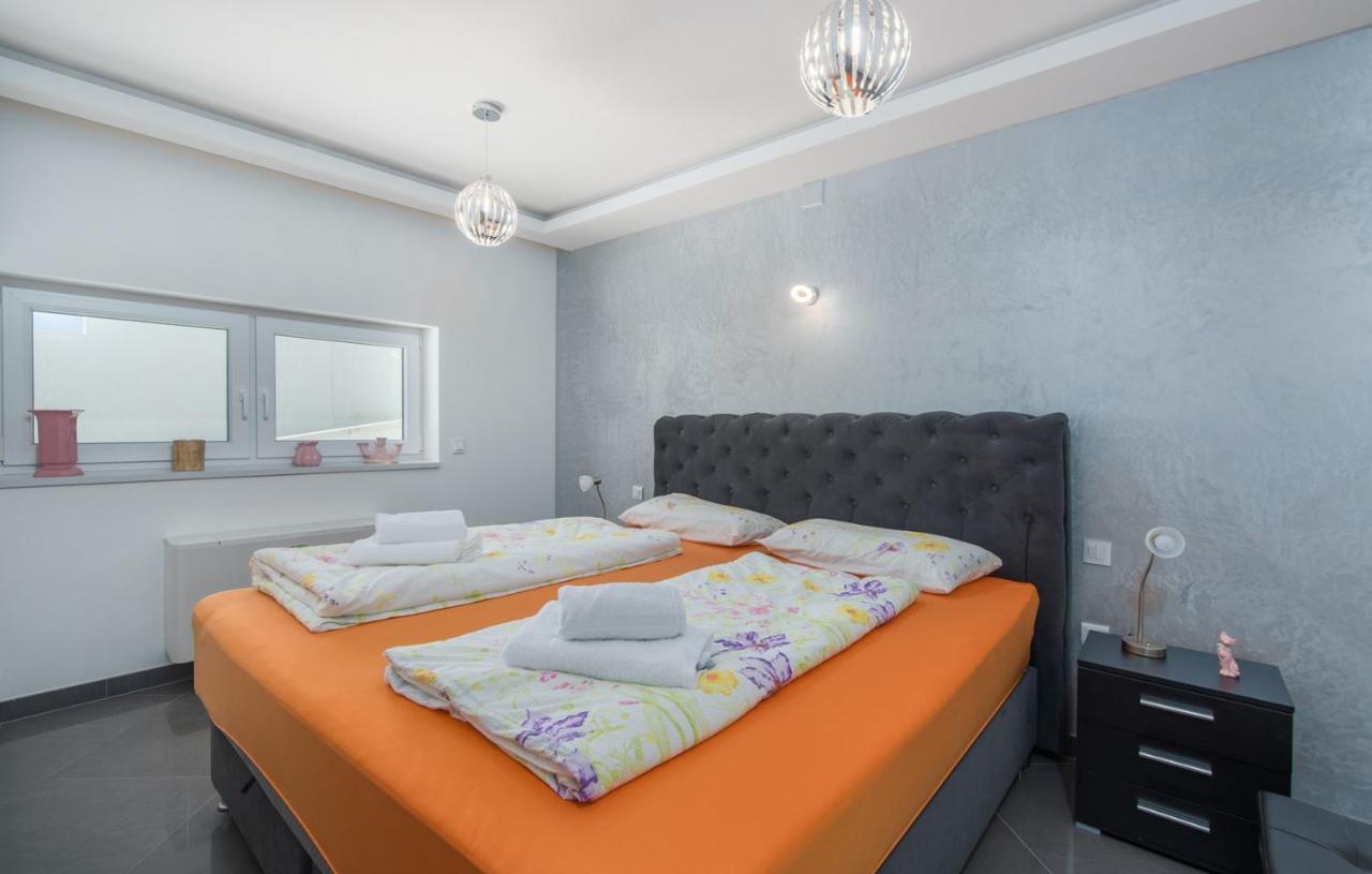 Modern Apartments With Shared Pool Near The Sea Πούλα Εξωτερικό φωτογραφία